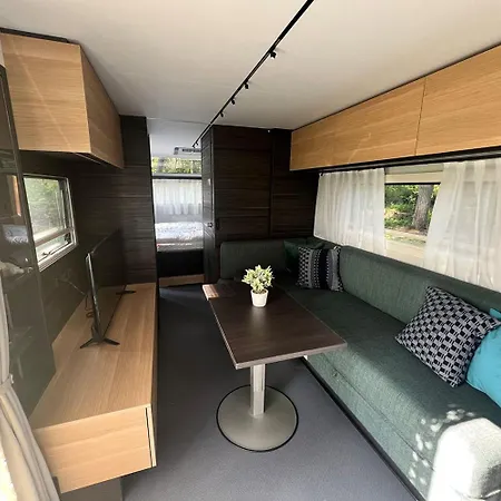 Ferienhaeuser Insel Usedom - Luxuswohnwagen Doppeltuer Mit Whirlpool Hébergement de vacances *