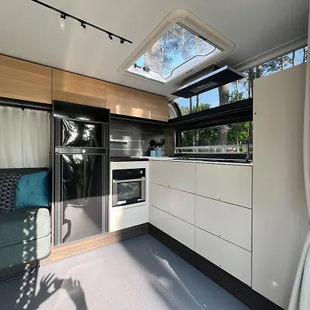 Ferienhaeuser Insel Usedom - Luxuswohnwagen Doppeltuer Mit Whirlpool Hébergement de vacances Lutow