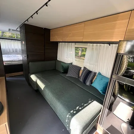 Hébergement de vacances Ferienhaeuser Insel Usedom - Luxuswohnwagen Doppeltuer Mit Whirlpool